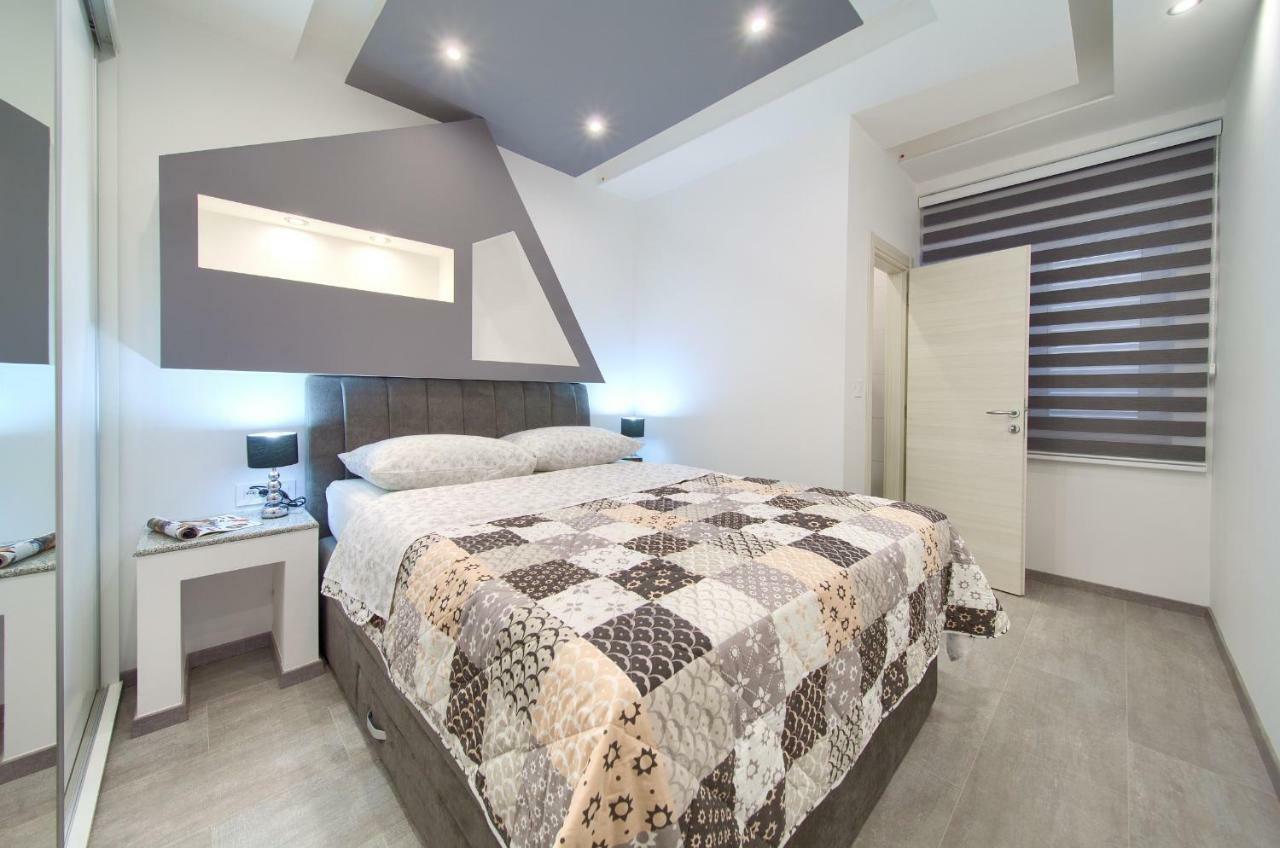 Luxury Vall Apartment Крк Екстер'єр фото