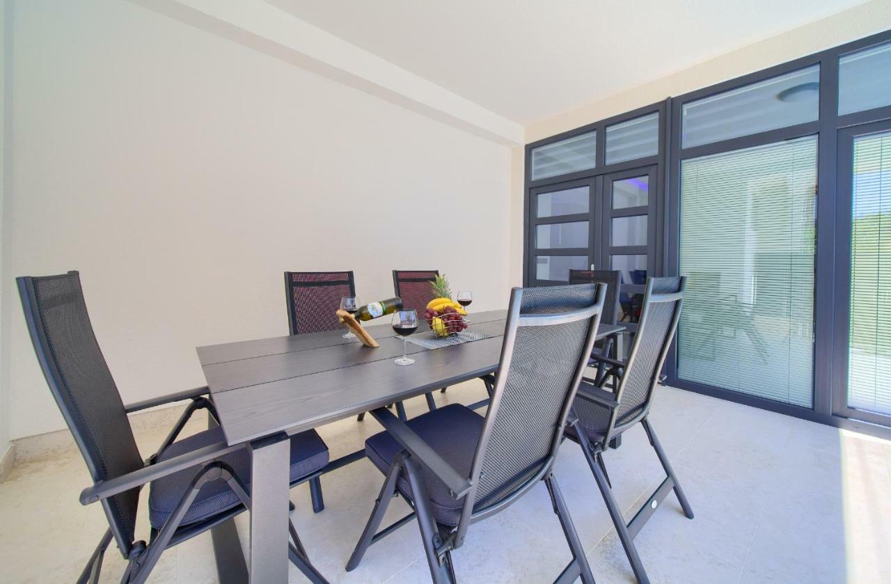 Luxury Vall Apartment Крк Екстер'єр фото