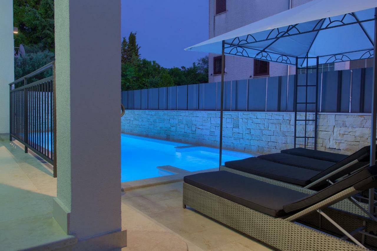 Luxury Vall Apartment Крк Екстер'єр фото